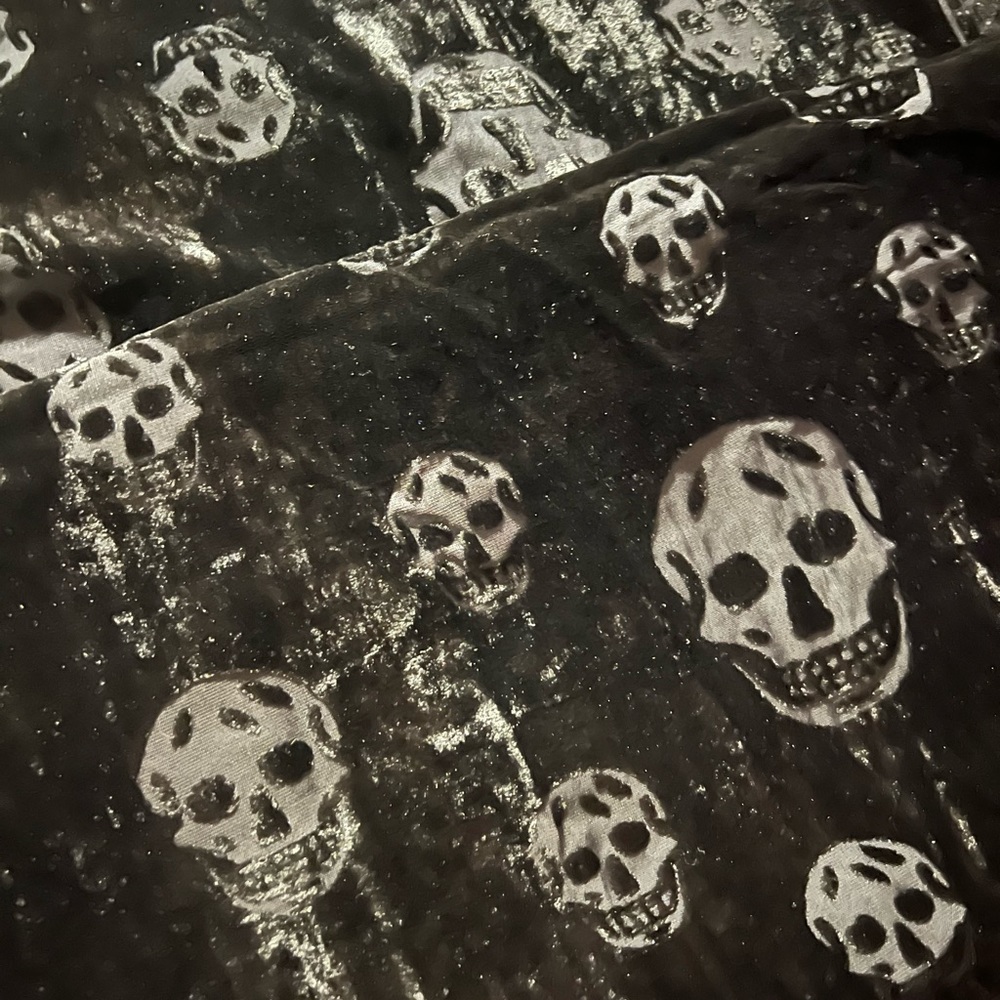 New velvet skull scarf